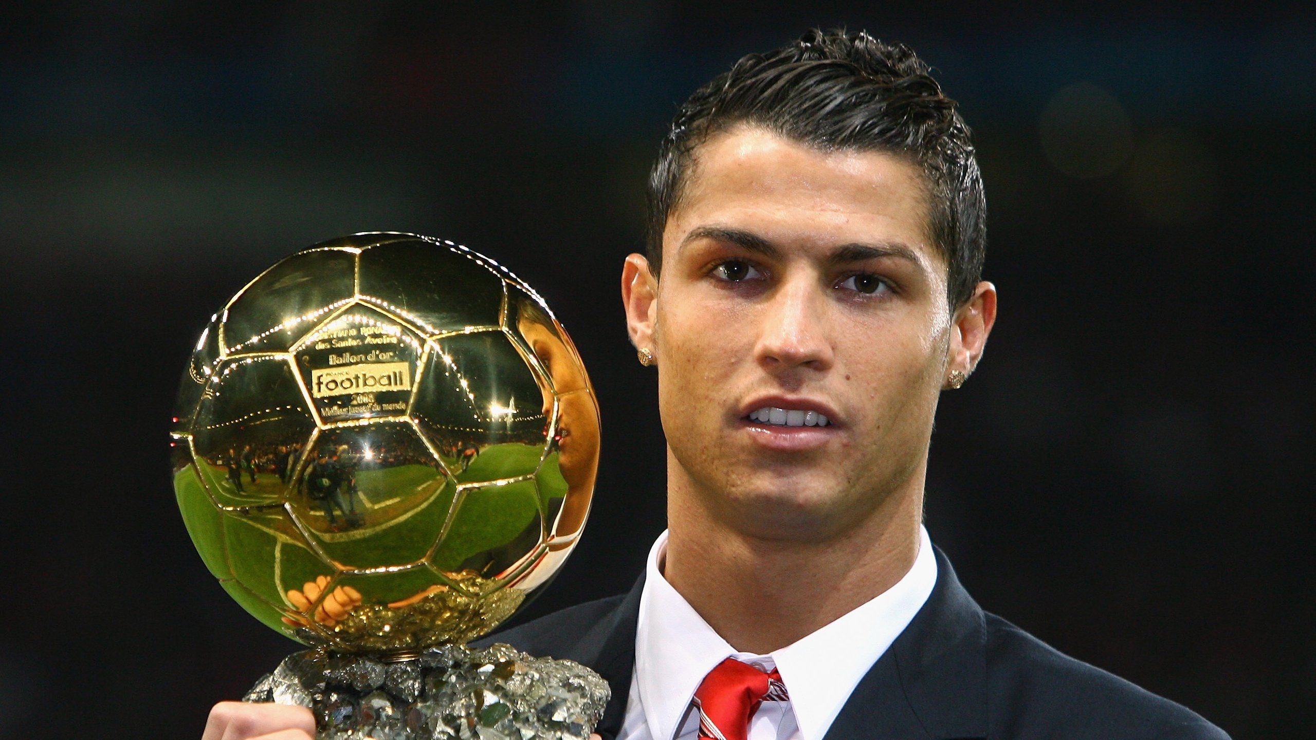 绿茵场上的两伊战争?伊拉克对阵拉齐奥的隐喻之战,萨拉赫用足球重塑中东希望